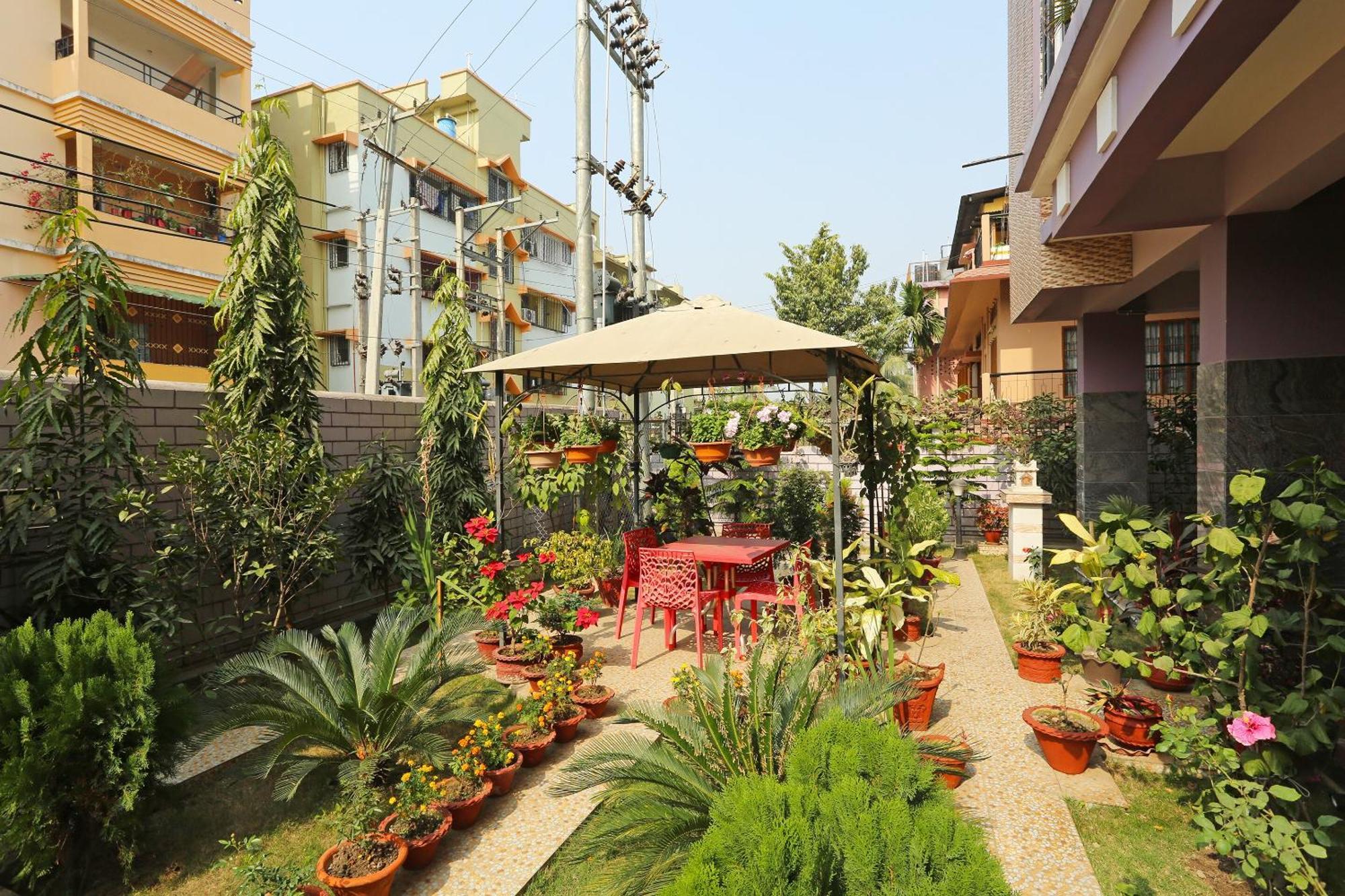Super Hotel O Cherry City Cottage Dispur Esterno foto