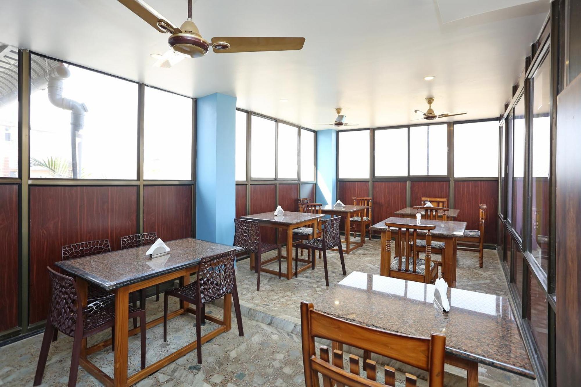 Super Hotel O Cherry City Cottage Dispur Esterno foto