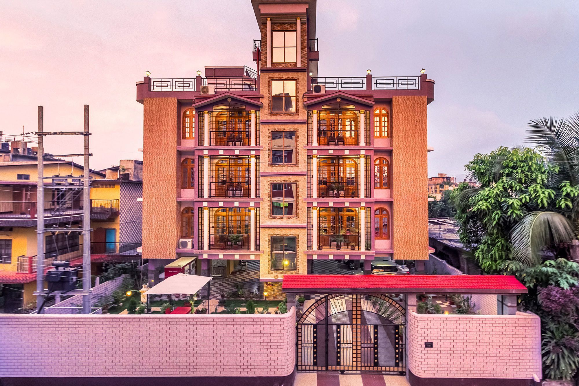 Super Hotel O Cherry City Cottage Dispur Esterno foto